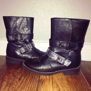 Black girl’s booties